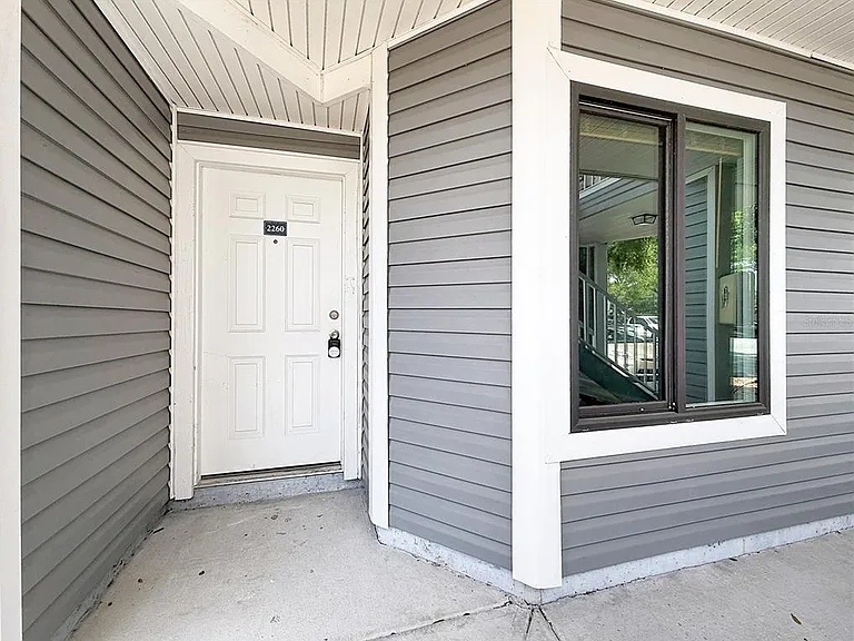 2260 Grenwich Ave #2260 — Photo 1