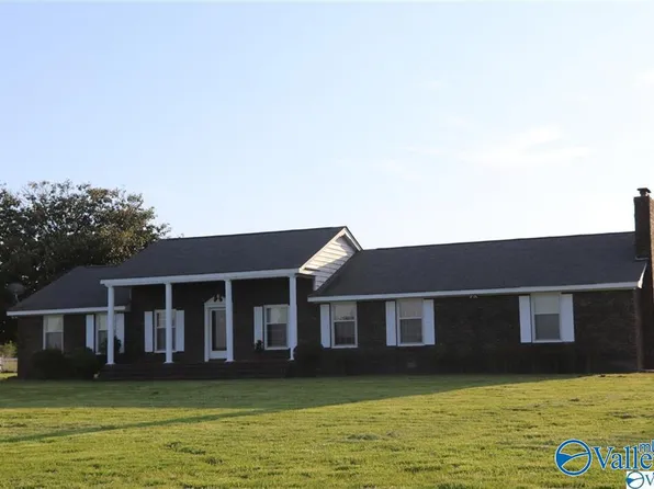 2390 Oak Grove Rd, Crossville, AL 35962