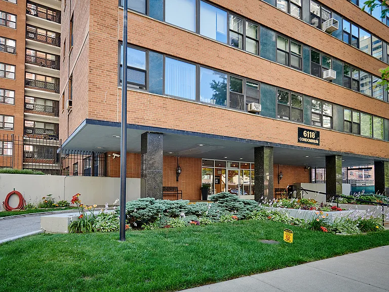 6118 N Sheridan Rd #707 — Photo 2