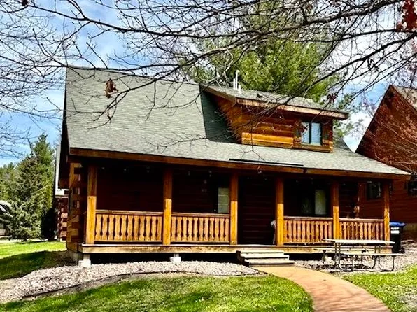 813 Waterslide Ct, Warrens, WI 54666