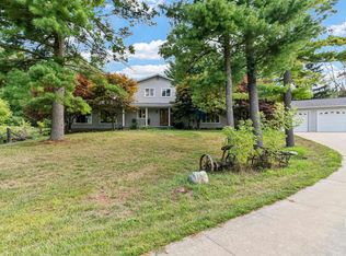 1061 W Rose Center Rd, Fenton, MI 48430