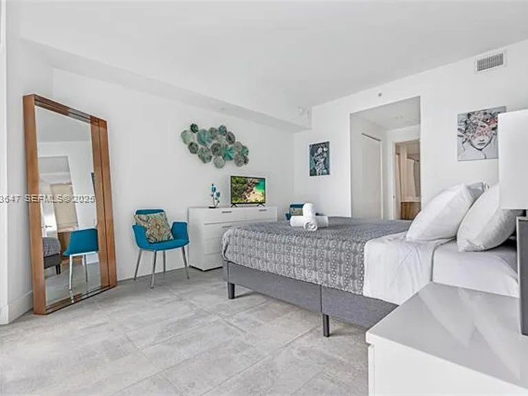 501 NE 31st St #3307 — Photo 3