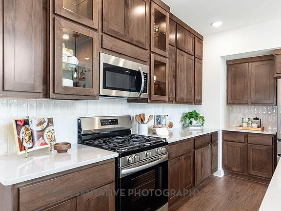 5th image of 2093 Bayfront Dr