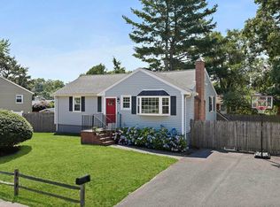 33 Bartlett Rd, Randolph, MA 02368