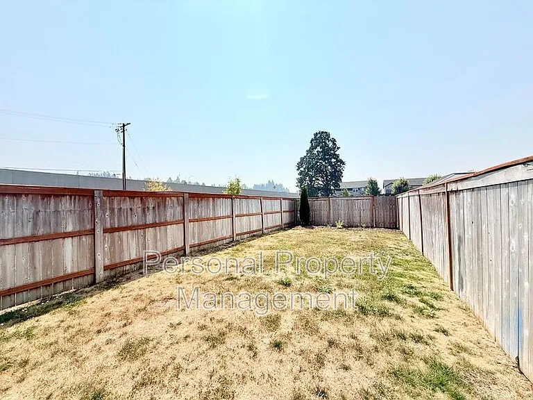 417 NE Repass Rd #2 — Photo 29