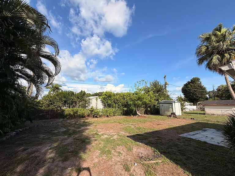 2244 Parker Ave — Photo 22