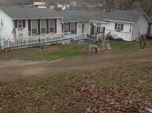 1549 Lake Logan Rd, Ardmore, TN 38449