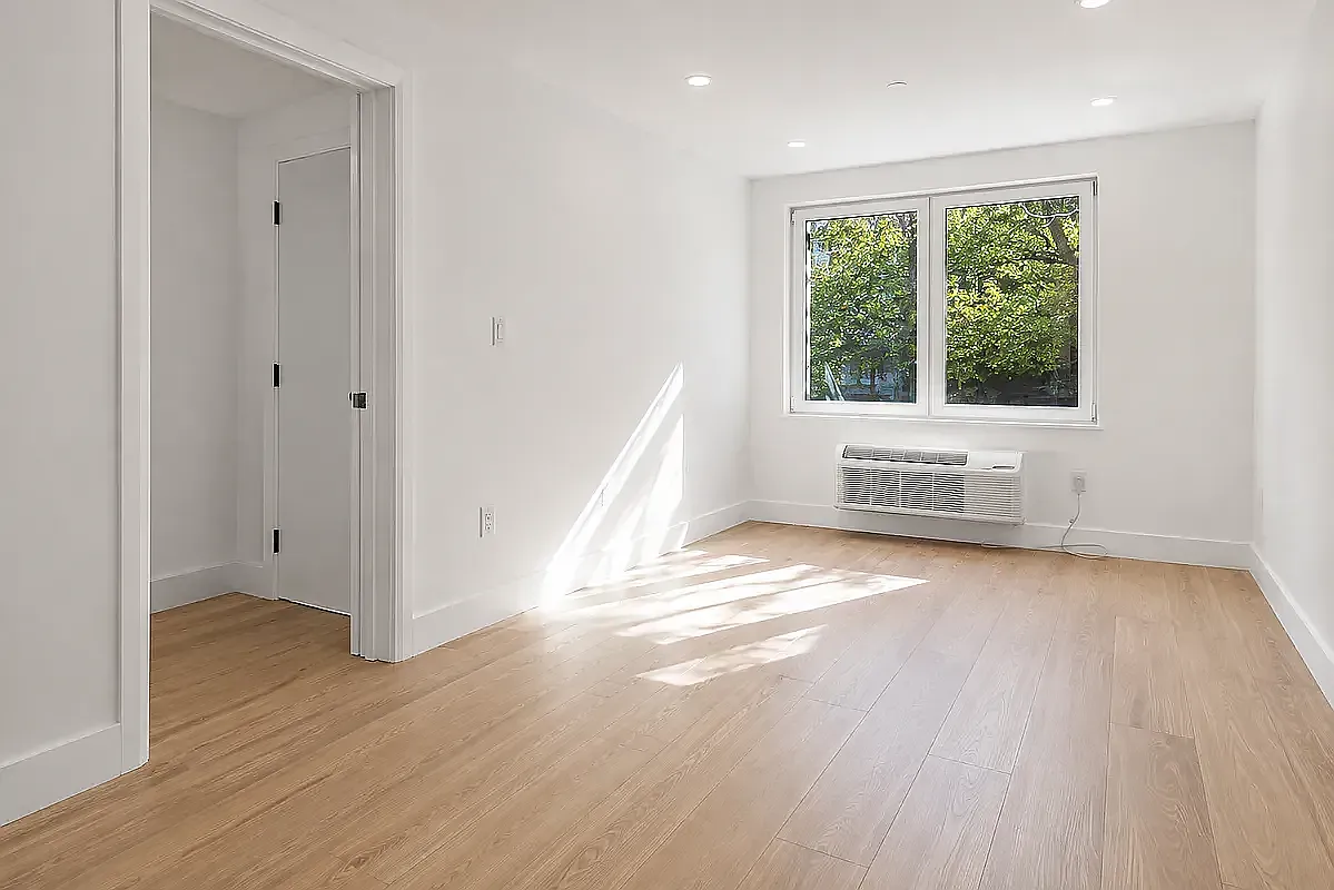 175 Rochester Avenue — Photo 2