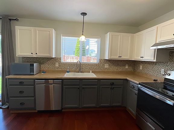 5th image of 10037 Terra Ct SE