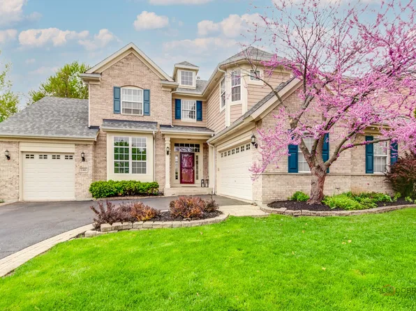 146 Colonial Dr, Vernon Hills, IL 60061