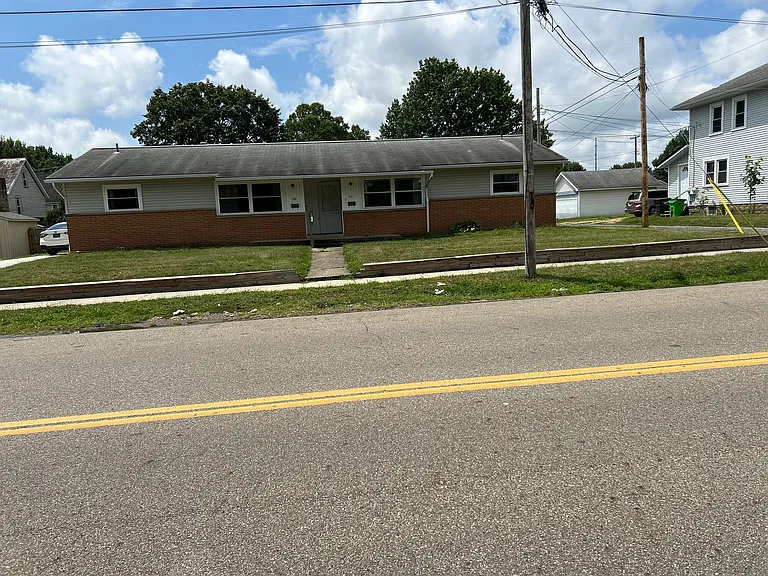 110 N Crater Ave — Photo 15