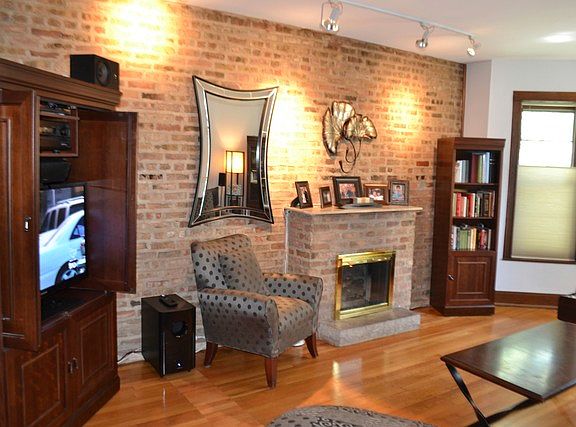 2nd image of 4510 N Greenview Ave APT 1N