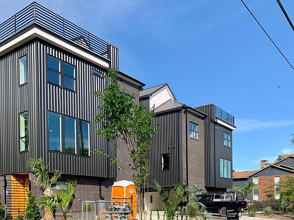 4th image of 1832 N Garrett Ave #104