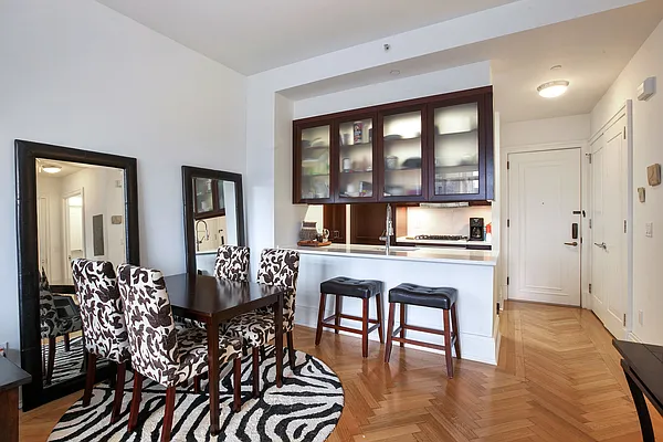 Sold by New York Residence | media 2