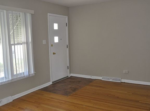 2nd image of 3811 N Narragansett Ave