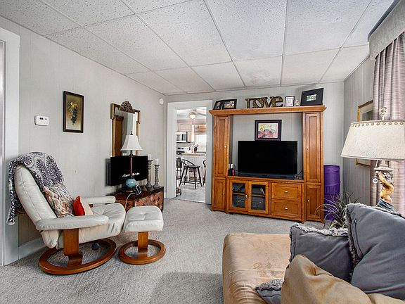 5th image of 2851 E Empire Ave