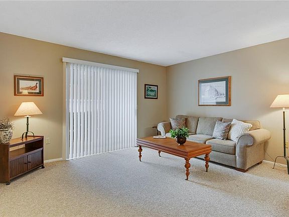 3rd image of 9481 Highland Oak Dr Unit 301
