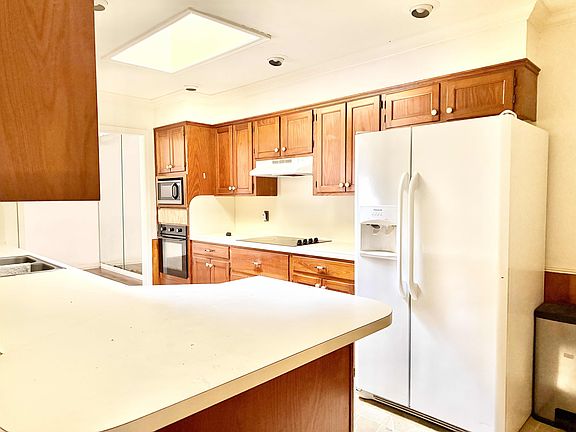 5th image of 145 Croydon Ave