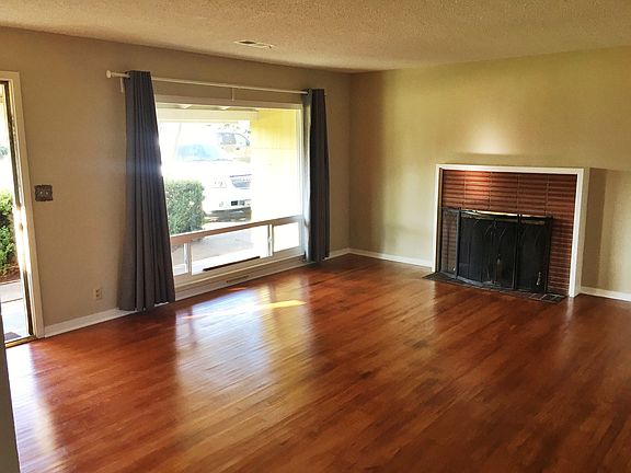 4th image of 4510 Longview Dr