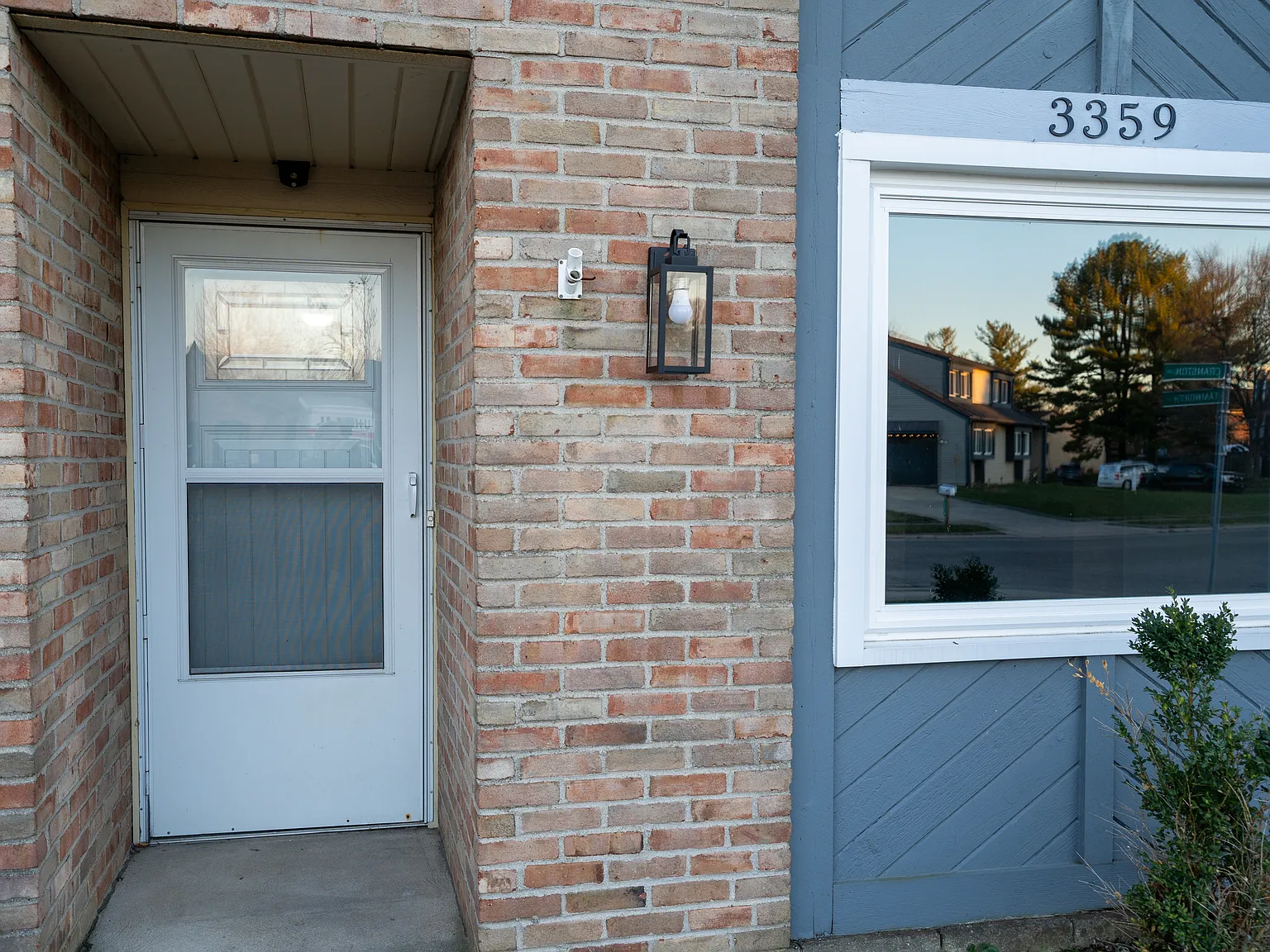 2 bed, 1196 sqft, $2,050 — Photo 2