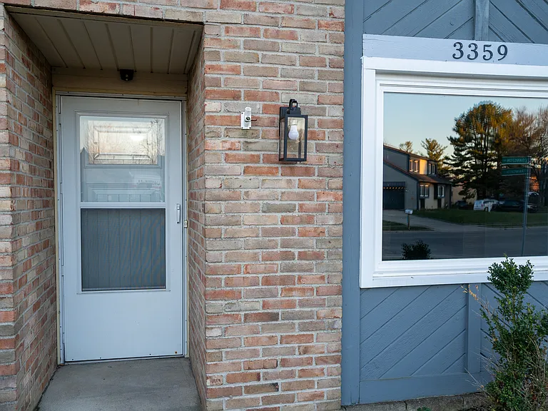 3359 Cranston Dr — Photo 2