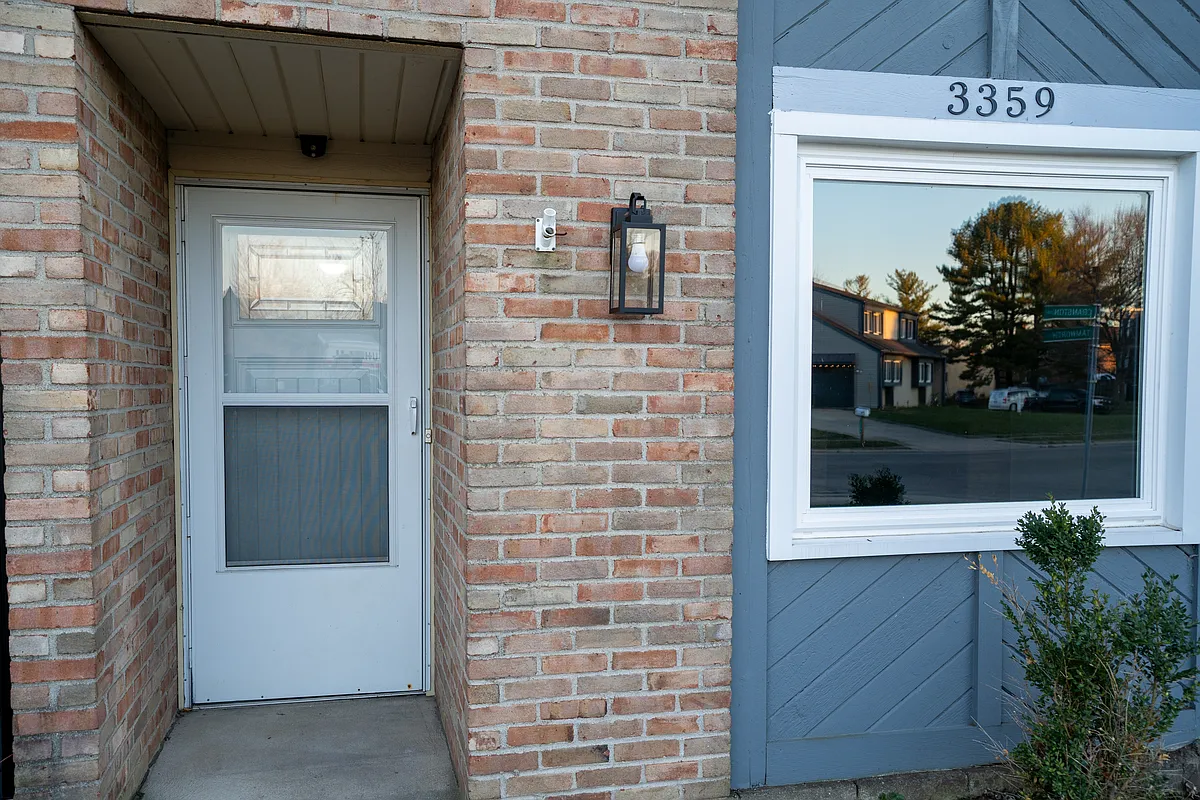 Building Photo - 3359 Cranston Dr
