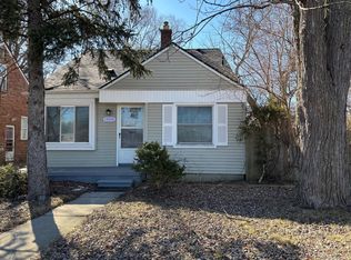 14041 W Ten Mile Rd, Oak Park, MI 48237