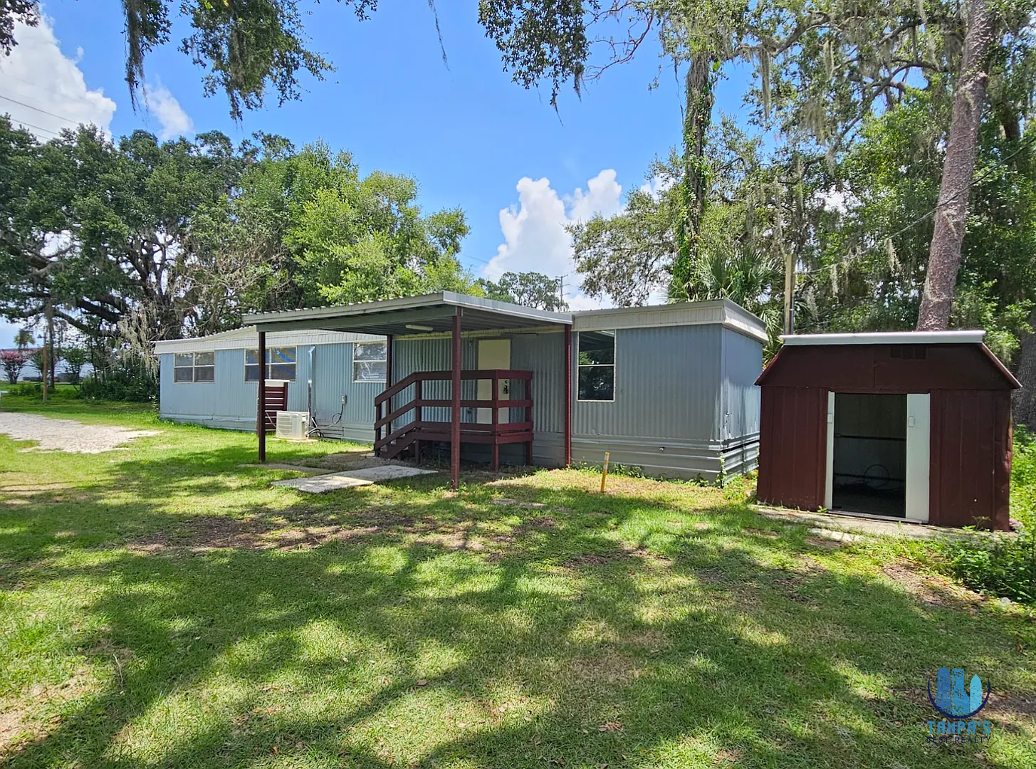 *Move-In Special* Amazing Rental In Zephyrhills - 2 Bed 2 Bath Home Available Now — Photo 3