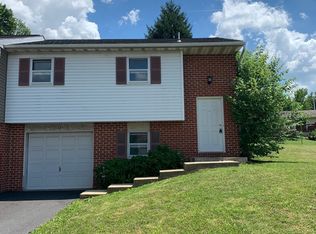 14 Sycamore Cir, Stevens, PA 17578