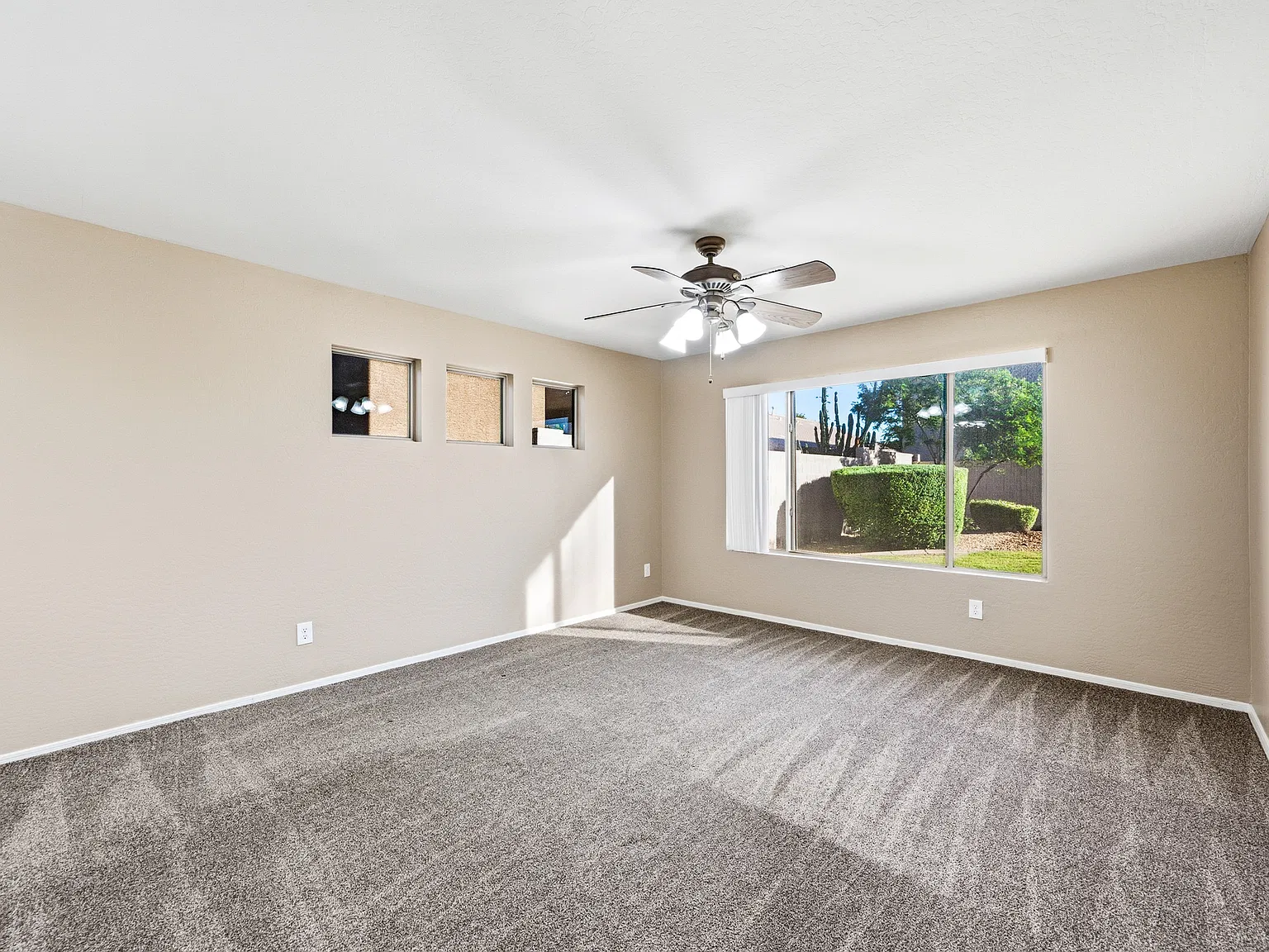 4 bed, 2556 sqft, $2,695 — Photo 4