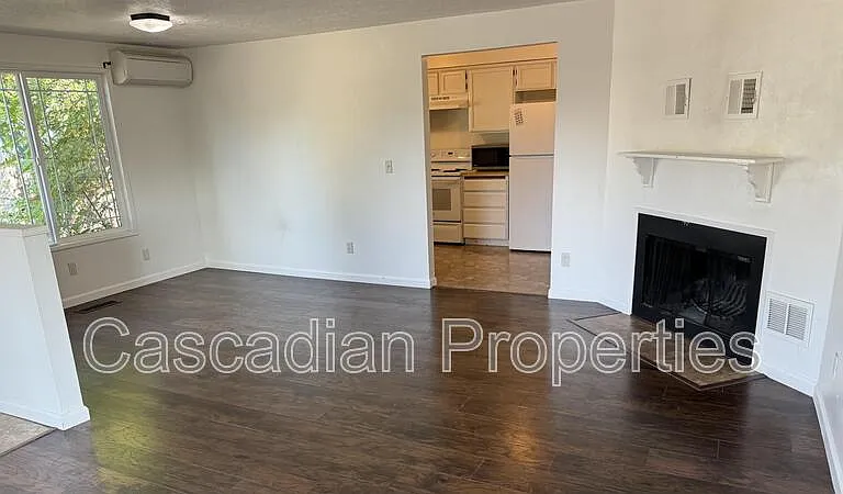 1565 Fircrest Ct SE #1 — Photo 2