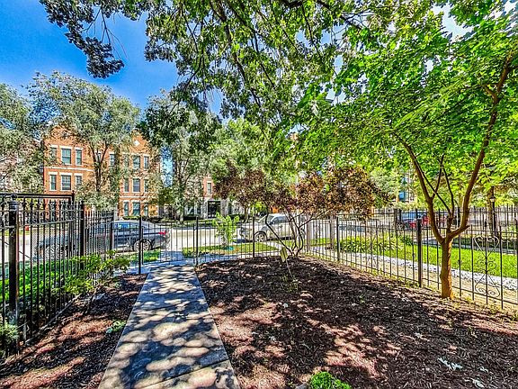 4th image of 4070 S Lake Park Ave