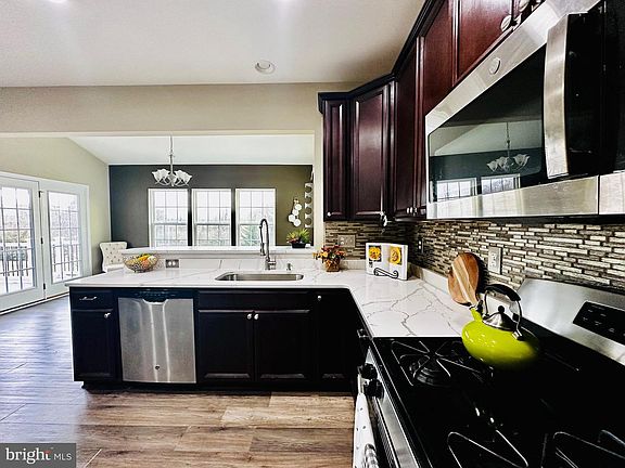 3rd image of 232 Armata Dr