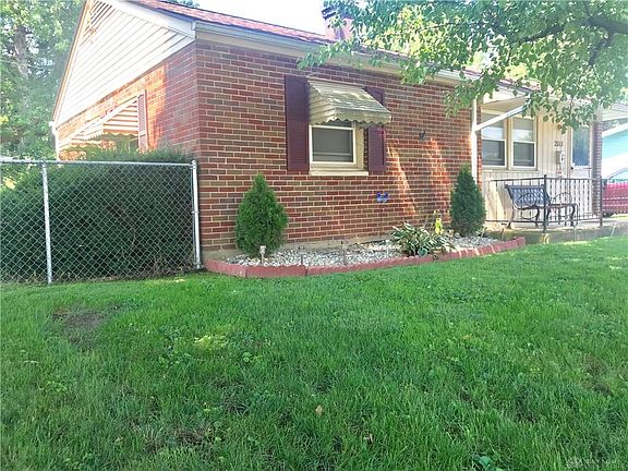 3rd image of 2013 Russet Ave
