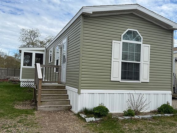 3rd image of 3132 Cranberry Hwy #4