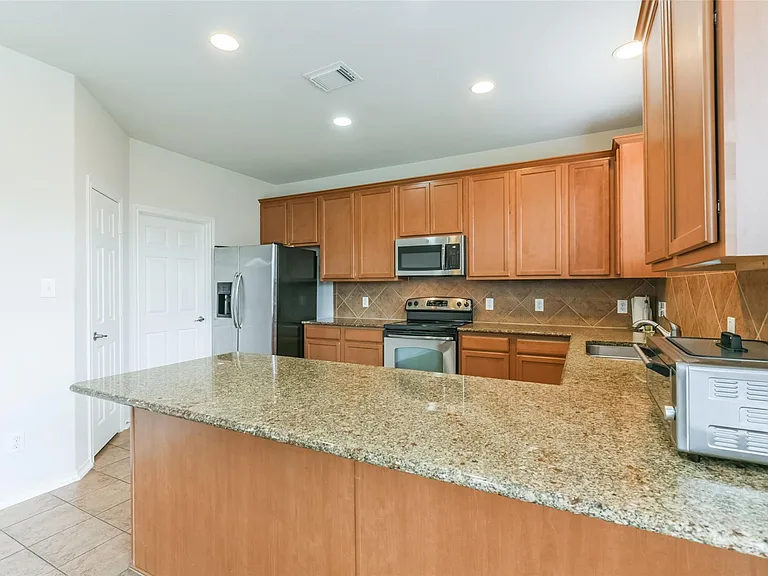 5418 Lilac Grove Ln — Photo 7