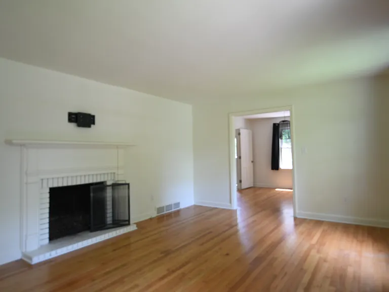 3215 Plantation Rd — Photo 7