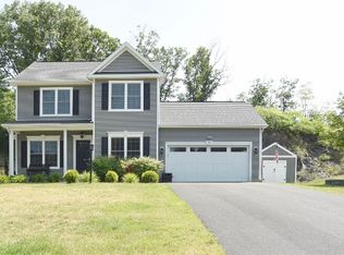 23 Sandy Rock Way, Halfmoon, NY 12065