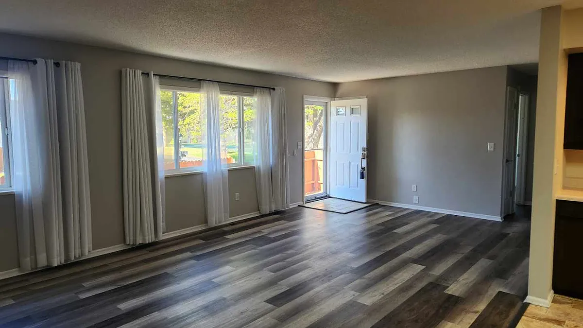 Building Photo - 2700 Golfmore Dr #5C