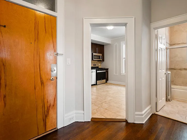 11 Park Place Apartments — Photo 5