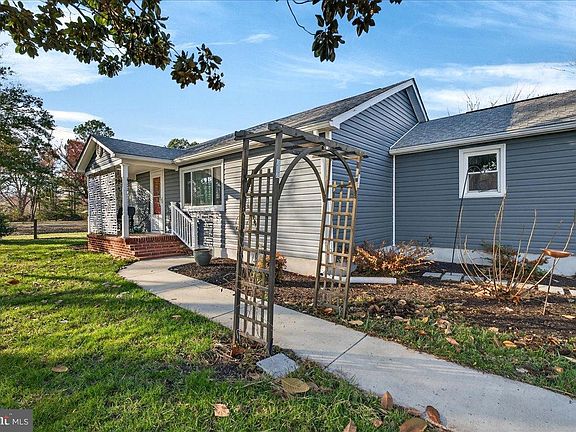 3rd image of 2505 W Denneys Rd