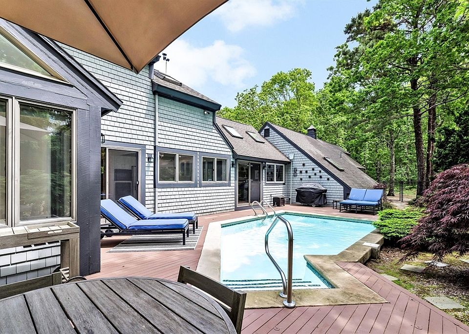 1st image of 4 Mizzenmast Dr
