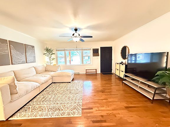 3rd image of 400 S Orchard Dr