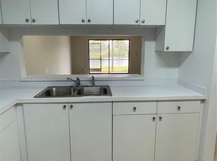 6575 W Oakland Park Blvd APT 110, Lauderhill, FL 33313