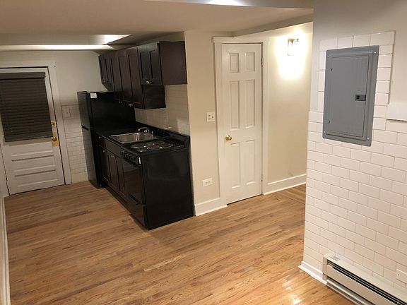 3rd image of 845-55 W Agatite Ave #855-2G