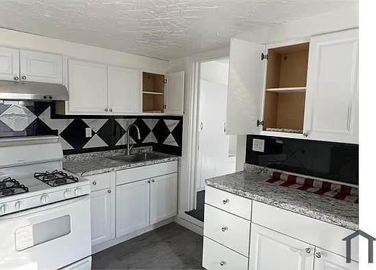 3 bed, $3,000 — Photo 2