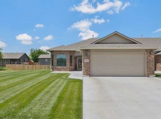 131 N Poplar Ct, Valley Center, KS 67147