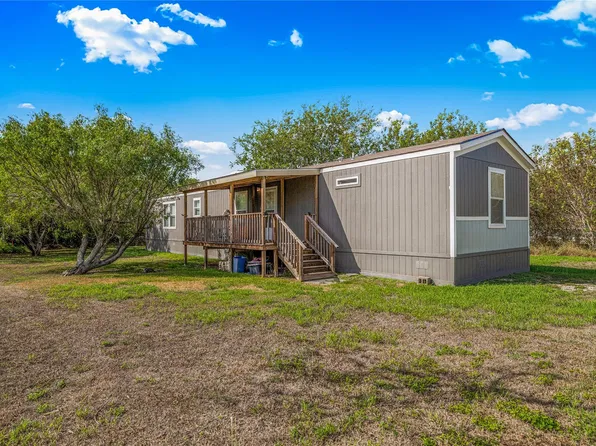 112 E Toledo St, Seadrift, TX 77983