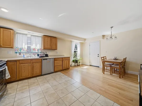 27 Ellington St #2, Boston, MA 02121