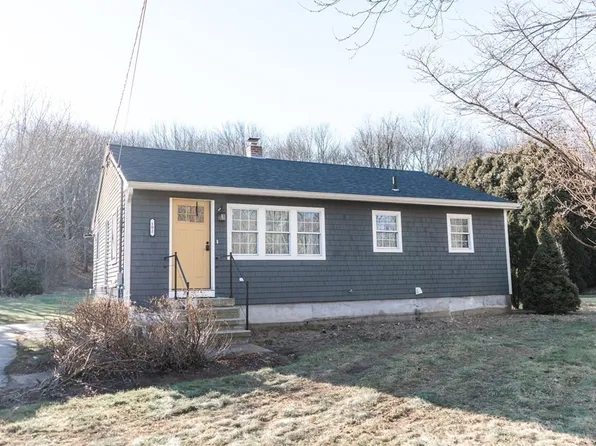 102 Cumberland Ave, North Attleboro, MA 02760